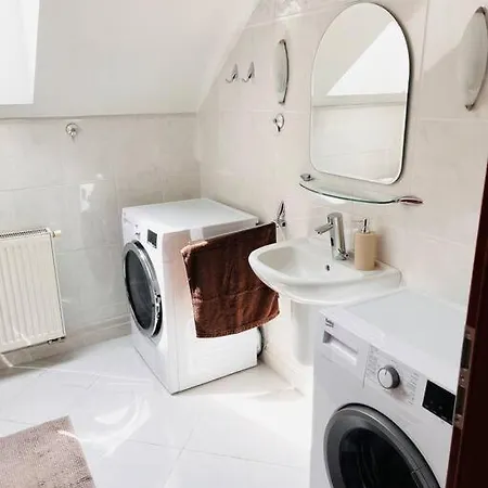 Se Zahradou 20 Minut Do Centra Prahy Ořech