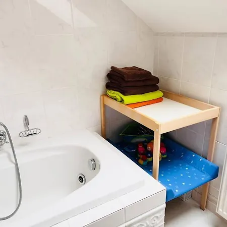 Se Zahradou 20 Minut Do Centra Prahy * Ořech