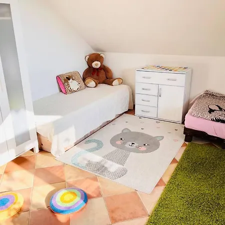 Se Zahradou 20 Minut Do Centra Prahy Ořech