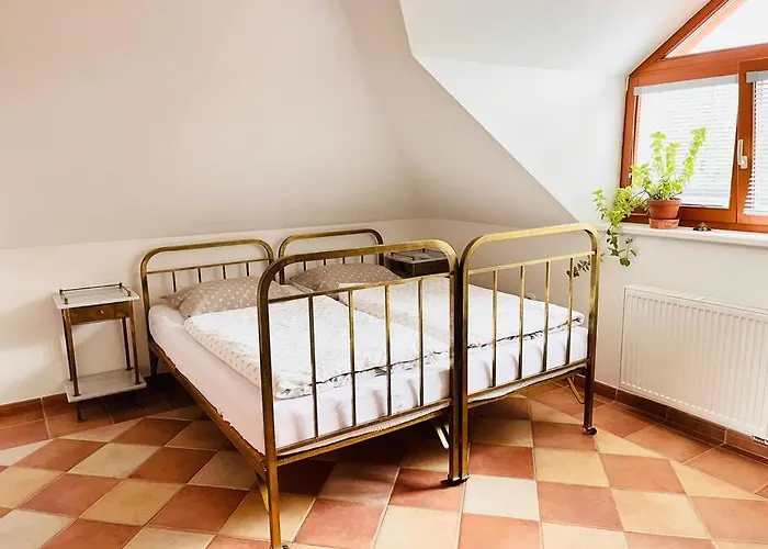 Se Zahradou 20 Minut Do Centra Prahy Lägenhet