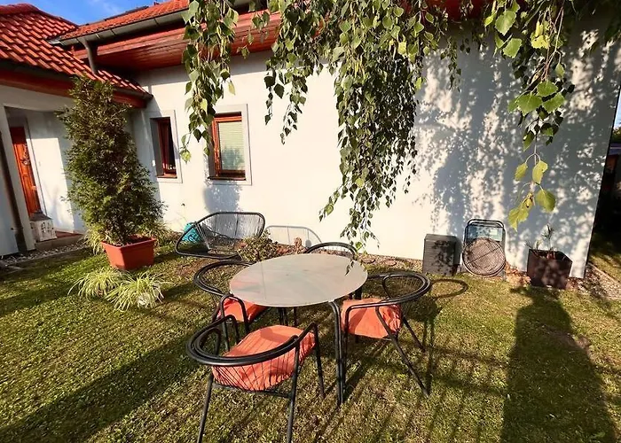 Se Zahradou 20 Minut Do Centra Prahy Lägenhet *