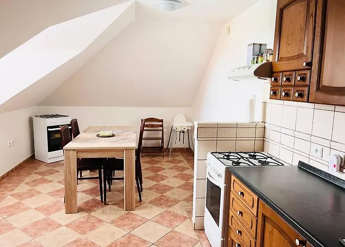 Se Zahradou 20 Minut Do Centra Prahy Lägenhet