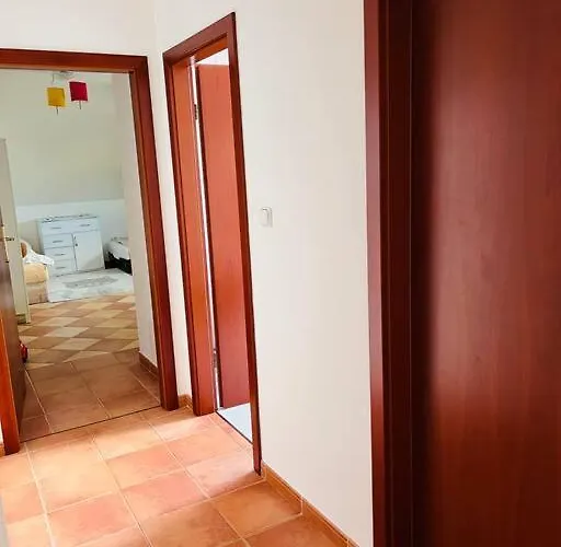 Se Zahradou 20 Minut Do Centra Prahy Daire Ořech