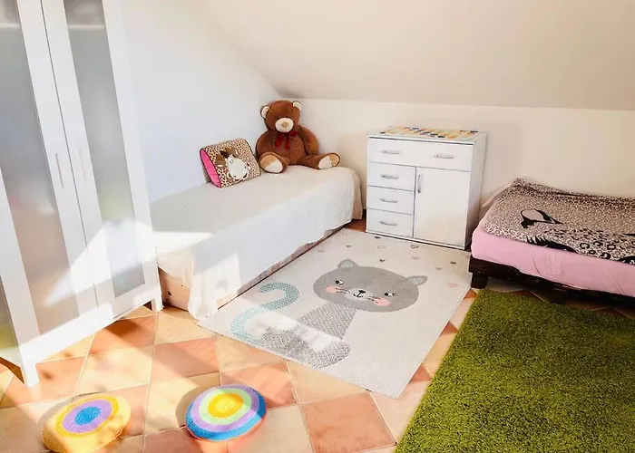 Se Zahradou 20 Minut Do Centra Prahy Ořech